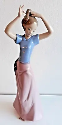 Buy Nao By Lladro 1994 Getting Ready Porcelain Figure By Rafael Lozano • 19.95£