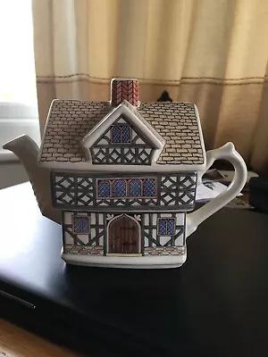 Buy Vintage Sadler Pottery Novelty Collectors Teapot Teapot - Tudor House Henry VIII • 8£