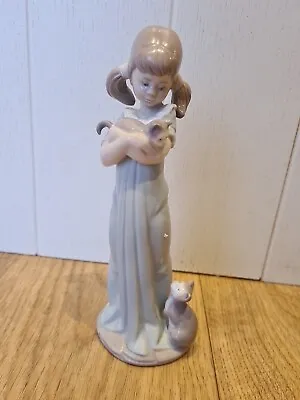 Buy Retired Lladro Porcelain Figurine  Don't Forget Me  Girl Cradling Cat , No 5743 • 35£