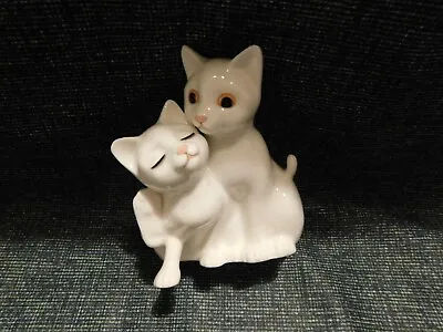 Buy Royal Osborne Cats Figurine  • 8.90£