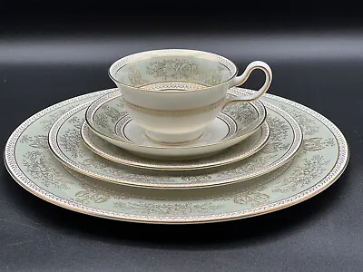 Buy Wedgwood COLUMBIA-SAGE GREEN 5pc Place Setting • 144.67£