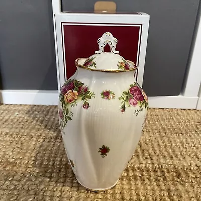 Buy Vintage Royal Albert Bone China ‘Old Country Roses’  Lidded Chelsea Vase Boxed • 29.99£