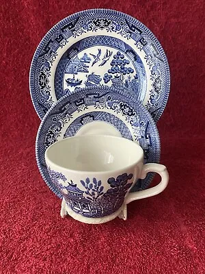 Buy VINTAGE CHURCHILL BLUE WILLOW Tea Cup And Saucer Set, Made In England • 12£