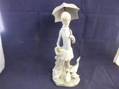 Buy Lladro Ceramic Figurine Girl Under Umbrella With Feeding Ducks Figurine. • 29.96£