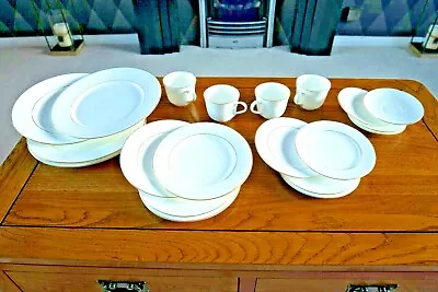 Buy Royal Doulton-Signature Gold 20 Piece Place Setting, 2003. • 125£