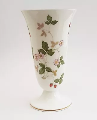 Buy Elegant Collectable Wedgwood Bone China Wild Strawberry Footed Vase • 8.50£