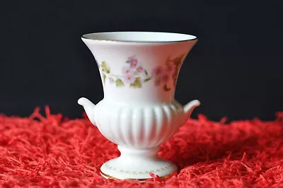 Buy Sweet Little WEDGWOOD Posy Urn Vase - 9cm Tall • 10£