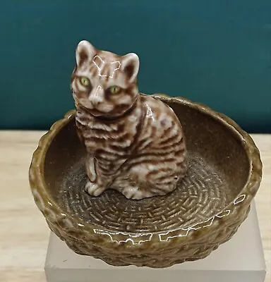 Buy Cute Retro Vintage Wade Cat In Basket Pin/Trinket Dish • 5£
