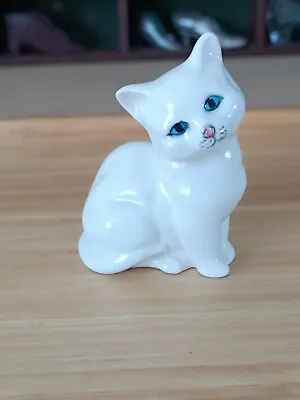 Buy Vintage Royal Doulton Seated Cat Kitten White Blue Eyes  3×2” Tall • 0.99£