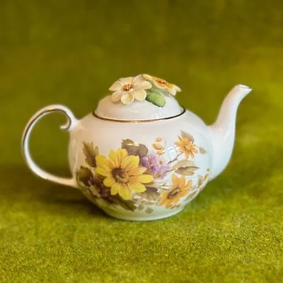 Buy Royale Stratford Country Cottage Collection Teapot  - Chrysanthemums • 20£