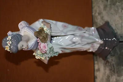 Buy Lladro 5773 Graceful Offering Geisha Girl 12-1/4  Figurine -- Spain • 475.93£