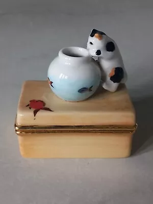 Buy Vintage Cat/Fishbowl Lidded Ceramic Trinket Box. • 10£