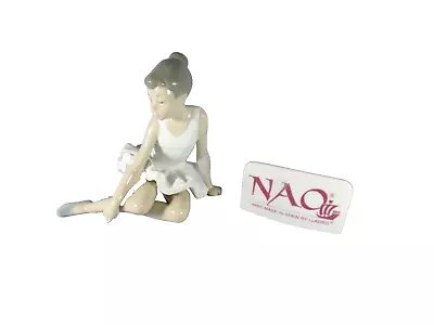 Buy Nao By Lladro Figurine Balllarina Ballet Girl Sitting Designer Vicente Martinez • 42£