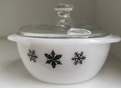 Buy JAJ Pyrex Gaiety Snowflake | Mini Casserole / Dish With Lid | 250 Ml Capacity • 14.55£