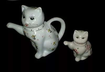 Buy Vtg - 2  Pretty Chinese Handpainted  Porcelain   Cat + Kitten Novelty Teapots  • 12.50£