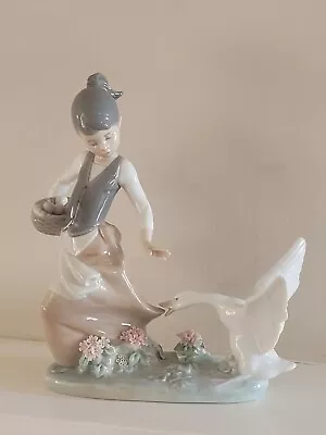 Buy Lladro Figurine - Girl With Aggressive Goose In Excellent Condition  • 40£