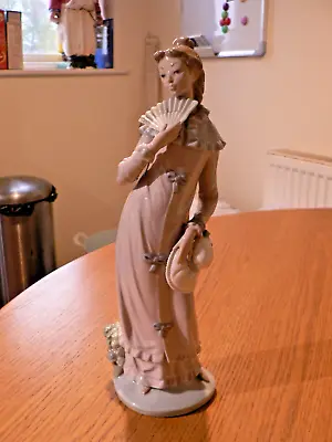 Buy A Stunning  Lladro / Nao 0291  Lady With Fan  Figure. • 29.99£