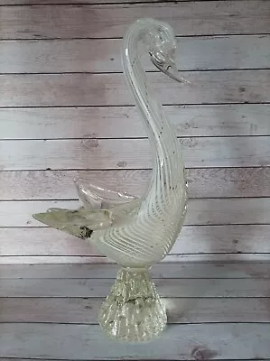 Buy White Lined Glass - Swan On A Pedestal • 14.50£
