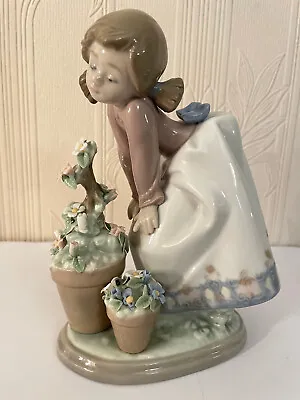Buy Lladro 5548 PRETTY POSIES Girl With Flower Pots Gloss Figurine • 44.99£