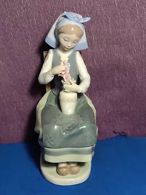 Buy Lladro 'Flower Harmony' #1418  Porcelain Figurine • 32£