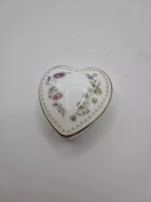 Buy Wedgwood Mirabelle 135 Heart Trinket / Pill Box • 10.88£
