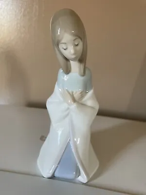 Buy Lladro Ornament Kneeling Girl Bedtime Prayers • 15£