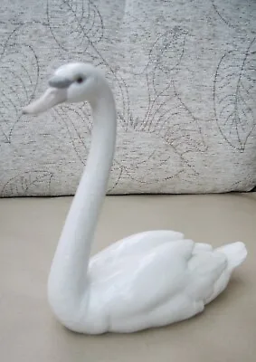 Buy Lladro    Graceful Swan    #5230 • 28£