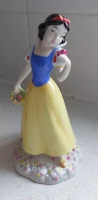 Buy Royal Doulton -Disney Princesses - Snow White DP5 Showcase Collection  • 19.99£