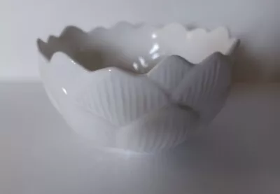 Buy Martan Pottery Portugal Creamware Tulip Petals Style Decorative Bowl  • 9.99£