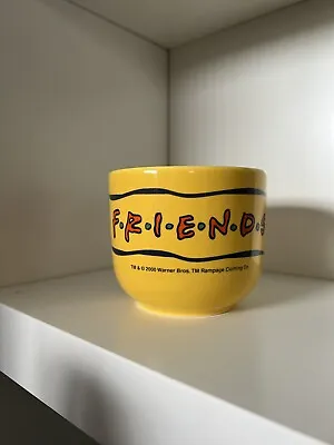 Buy Staffordshire Tableware FRIENDS Large Yellow Coffee Mug - Warner Brothers © 2000 • 6.38£