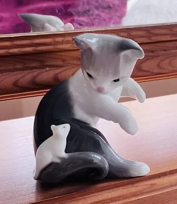 Buy Lladro Vintage Cat With Mouse Figurine # 5236 Cute, Stunning & Elegant VGC • 15.99£