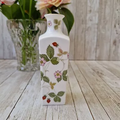 Buy Wedgewood Wild Strawberry Bottle Shape Bud Vase Small Vase Ornament Cottagecore • 9.99£
