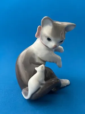 Buy Lladro 5236 Cat With Pink Bow & Mouse On Tail • 28£