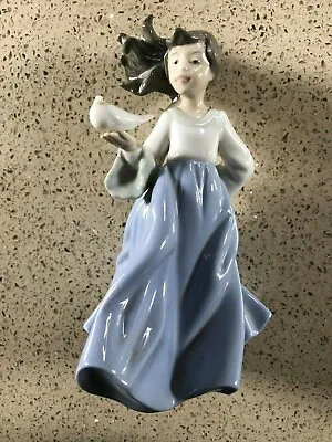 Buy Lladro Nao Figurine No 01088 “lady Holding Dove” Mint • 35£