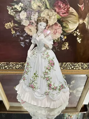Buy Royal Worcester Queen Of Hearts Figurine • 32£