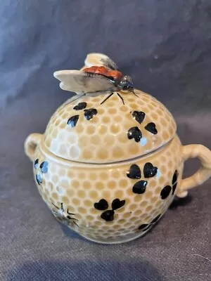 Buy Small Beige Ceramic Honeycomb Honey Pot Decorated W/ Bees & Hearts (9x12cm) • 12£