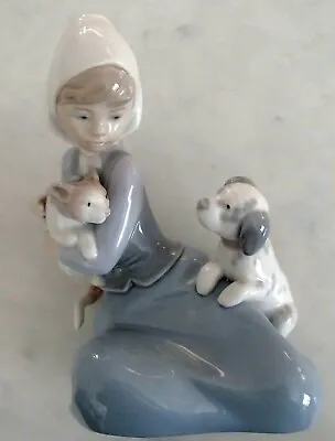 Buy Lladro 5032  Little Friskies  Girl Holding Cat From Curious Dog - MWOB, RV$250 • 75.85£