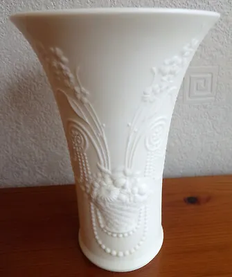 Buy Kaiser Germany - White Bisque Porcelain - Funnel Vase  - Manfred Frey 0249 • 10£