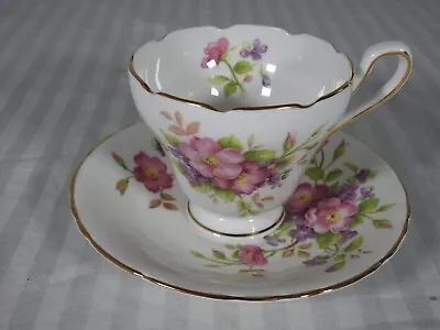 Buy Royal Sutherland HM Pink & Purple Flowers Fine Bone China Teacup & Saucer Set. • 11.57£
