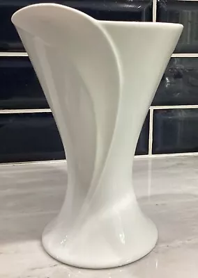 Buy Kaiser Germany White Glossy/Matte Porcelain Bisque Vase • 39.78£