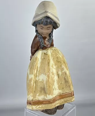 Buy LLADRO 2076 LONELY Figurine (Dutch Girl W/Braids Hands Behind Back) Gres Finish • 67.23£