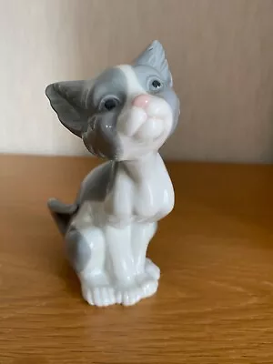 Buy Vintage Lladro Cat Figurine ~ ‘Feed Me’. Little Grey Cat Waiting To Be Fed! VGC. • 8.99£