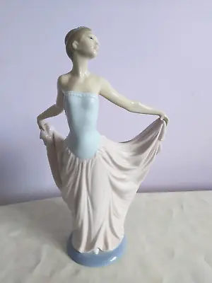 Buy Lladro Figurines 5050  Daisa 1979 Dancer No Box In Mint Condition • 45£