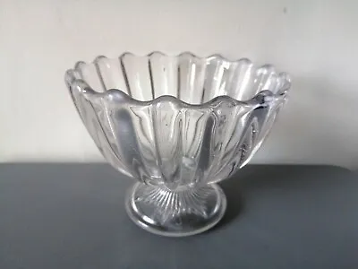 Buy Antique Victorian DAVIDSON Clear Glass Brideshead Pattern Pedestal Footed Bowl  • 5£