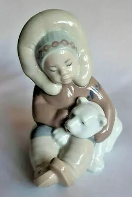 Buy  Figurine ESKIMO WITH POLAR BEAR Style Lladro Porcelaine Figurine. L1195G • 137£
