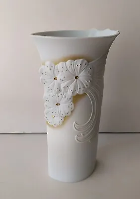 Buy Kaiser White Bisque Porcelain Vase. • 10£