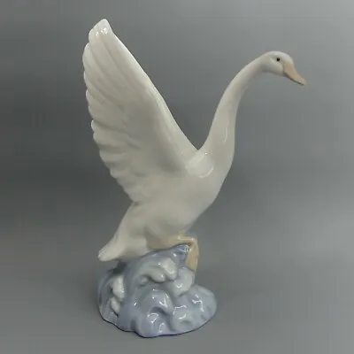 Buy Lovely Lladro Nao Porcelain Figure 'swan' #0107 - Boxed • 32£