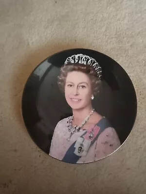 Buy Queen Elizabeth II Silver Jubilee,  Crown Staffordshire Fine Bone China Plate • 13£