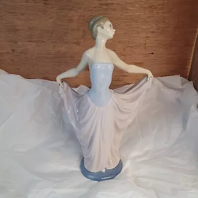 Buy Lladro Porcelain Figurine  Ballerina Dancer • 60£