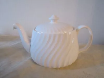 Buy Vintage Retro White Fluted Design Bone China Teapot 1.5 Pint • 11.99£